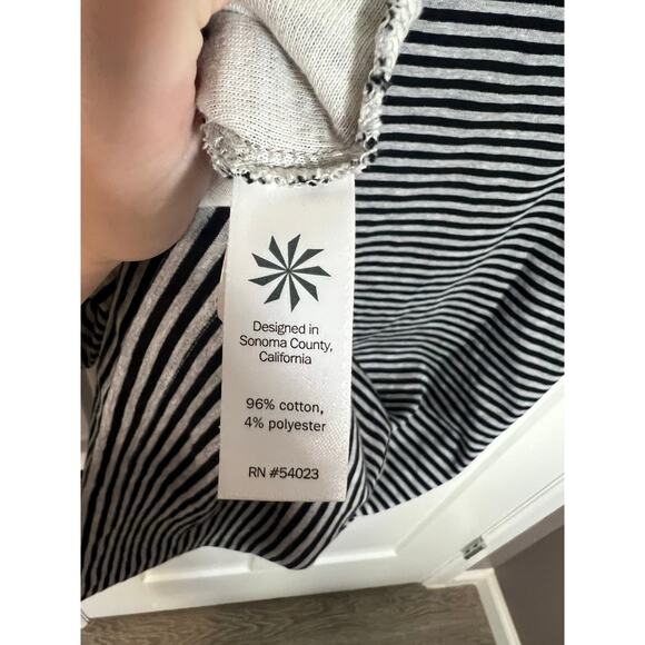 Athleta Ease Up Sweatshirt Dress Short Sleeve Striped Navy SzM Medium Athlesiure - Picture 8 of 9